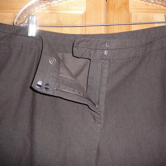 LARRY LEVINE Womans Size 22W High Quality Stretch Brown Short Pants Capris - Picture 5 of 5